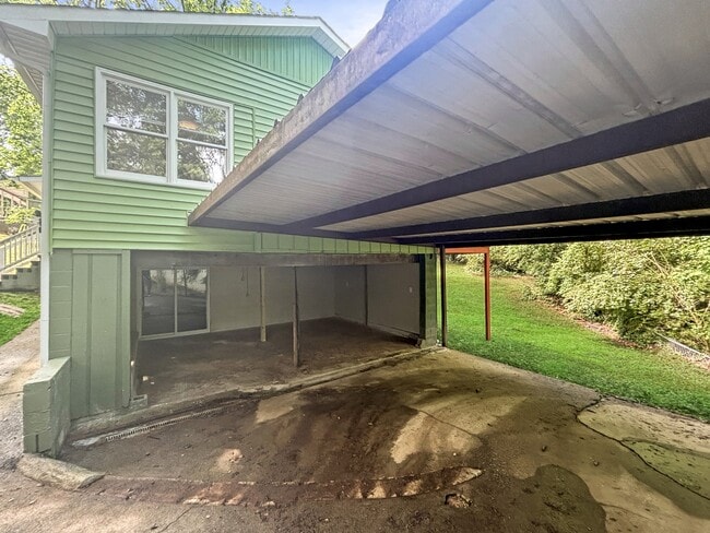 Building Photo - 4620 Sequoia Cir