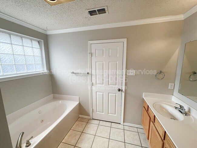 Building Photo - 6715 91st St