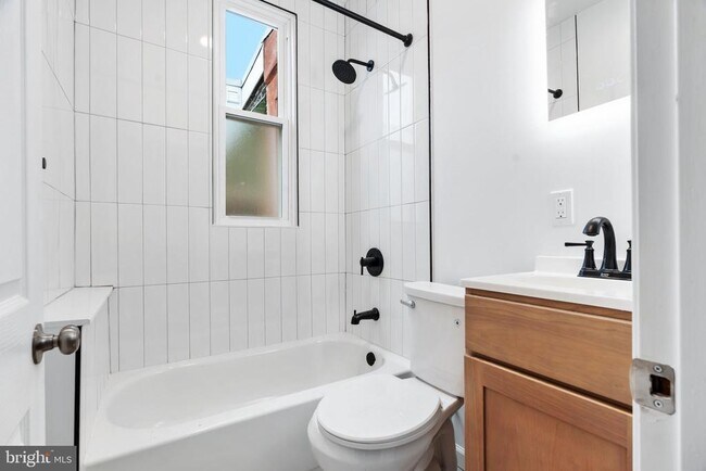 Building Photo - 2224 E Clearfield St