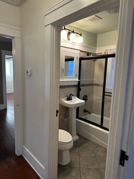 Building Photo - 325 E Colorado Blvd