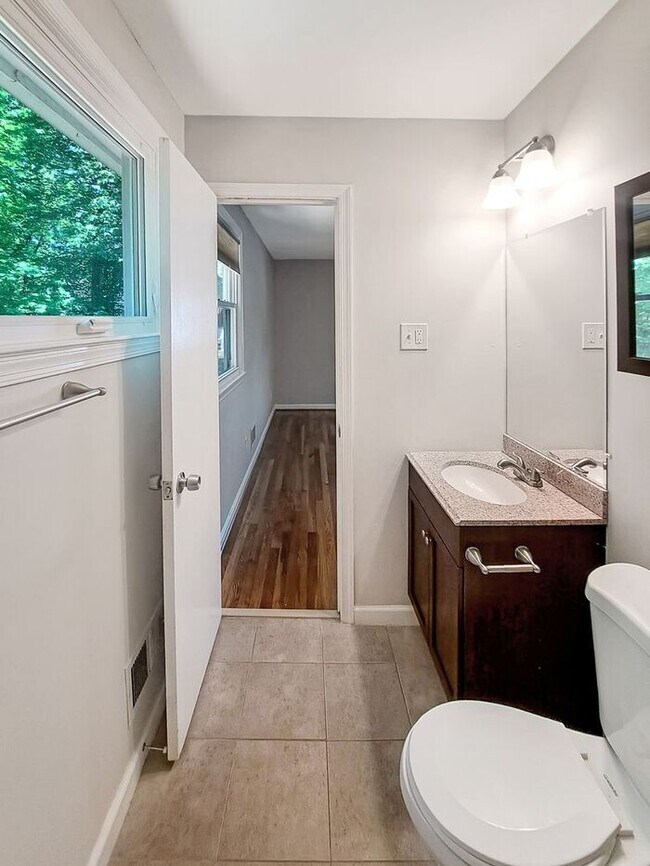 Building Photo - Coming Soon! Attractive Mid Century Modern...