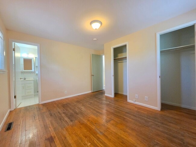 Building Photo - 710 S 44th St