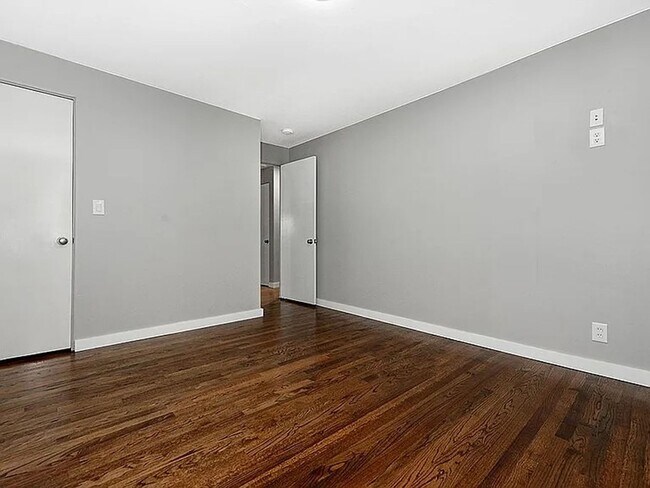 Building Photo - Classic Fauntleroy Home on a Spacious Lot ...