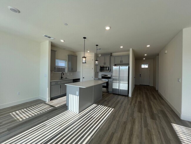 Building Photo - 2312 N Kayenta St