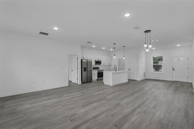 Building Photo - 2211 SW 153rd Pl Rd