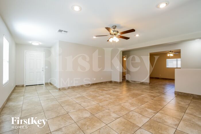 Building Photo - 3034 W Lucia Dr