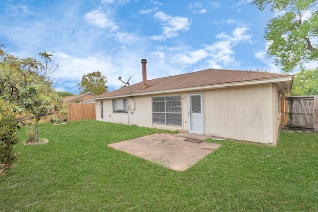 Building Photo - 13411 Splintered Oak Dr