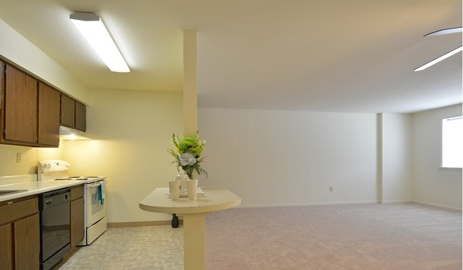 Building Photo - Parkside Apartments