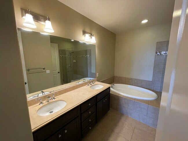 Building Photo - 3610 Capoterra Way
