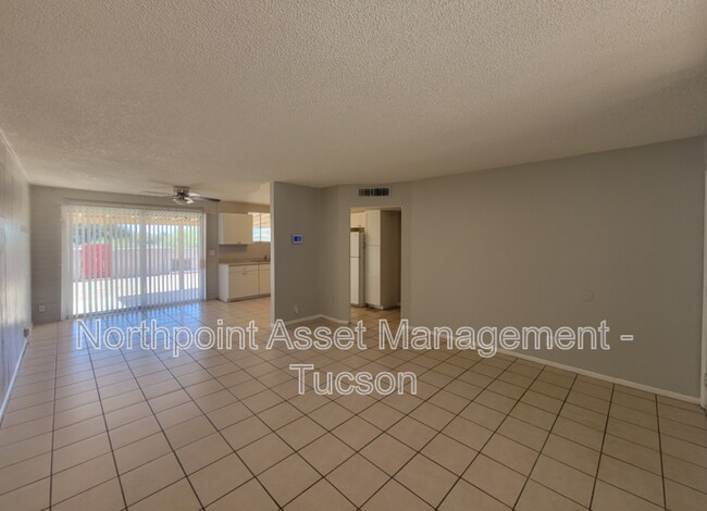 Building Photo - 210 S Alandale Pl