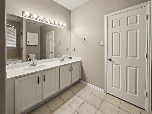 Building Photo - 707 Dickerson Ln