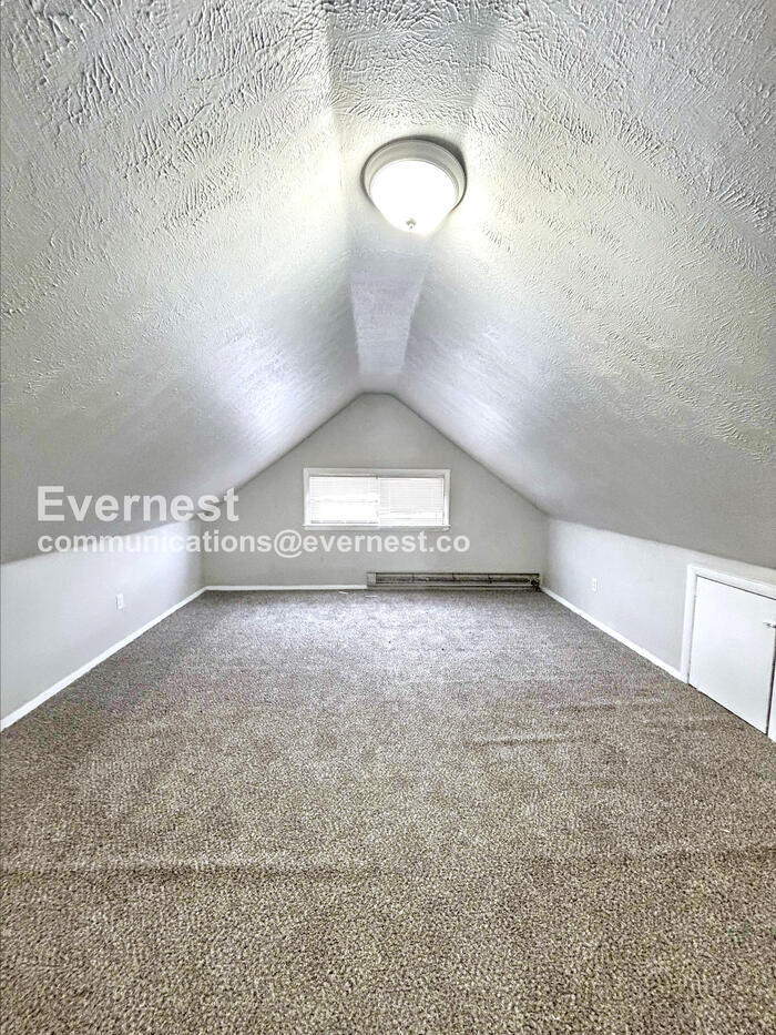 Building Photo - 12110 Lenacrave Ave