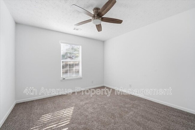 Building Photo - 407 Crested View Dr