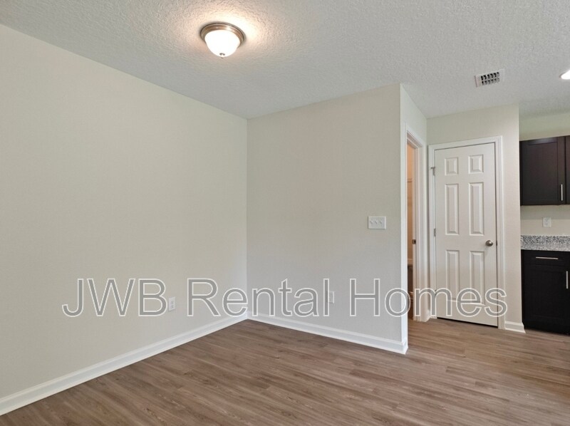 Building Photo - 133 Sago Ave