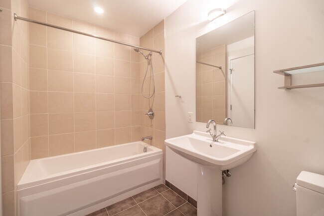 Secondary Bedroom Bathroom - 410 Acoma St