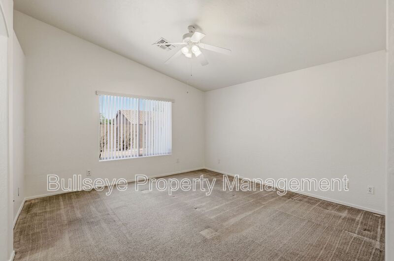 Building Photo - 3250 E Bonanza Rd