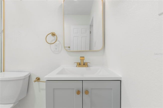 Building Photo - 14060 Miramar Ave