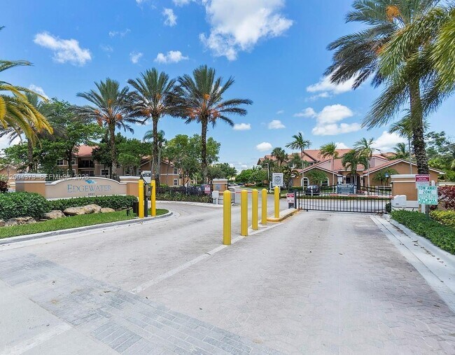 Building Photo - 8761 Wiles Rd