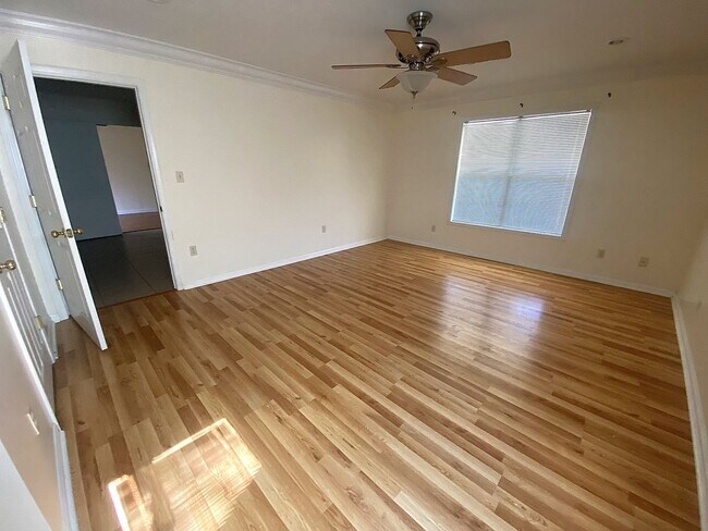 Building Photo - 3BR/2BA Home with Garage in an Established Lake Charles Neighborhood