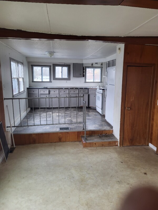 Primary Photo - 8464 Cleveland Ave NW