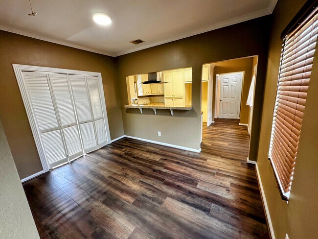 Building Photo - 507 N 78th St