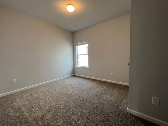 Building Photo - 5144 Aylesbury Ct