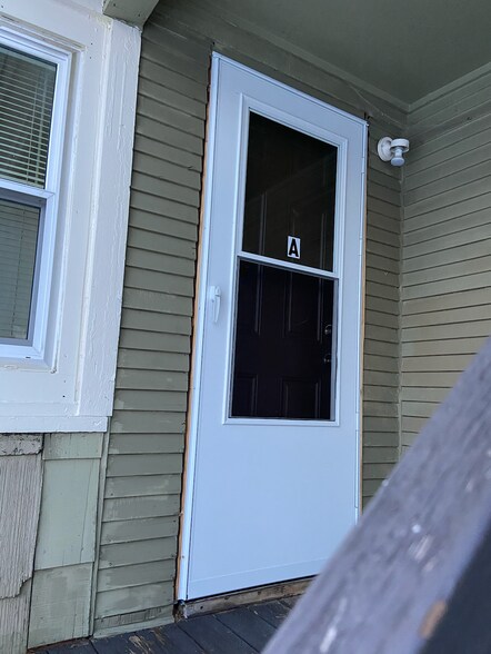 Building Photo - 1028 Lansing Ave