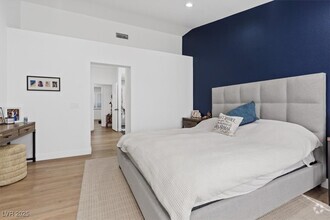 Building Photo - 3024 Lotus Hill Dr