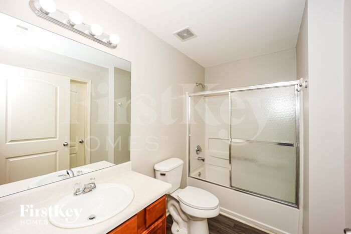 Building Photo - 207 Fairgrove Ln
