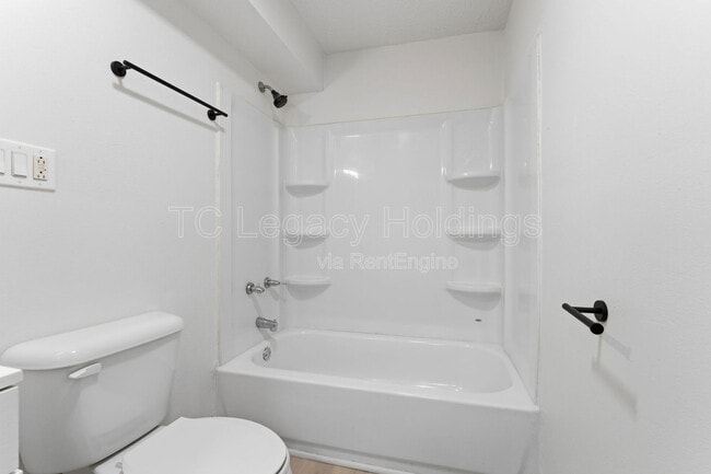 Building Photo - 16 Flint St