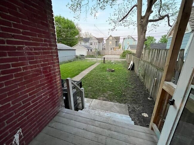 Building Photo - 88 Hawkes Ave