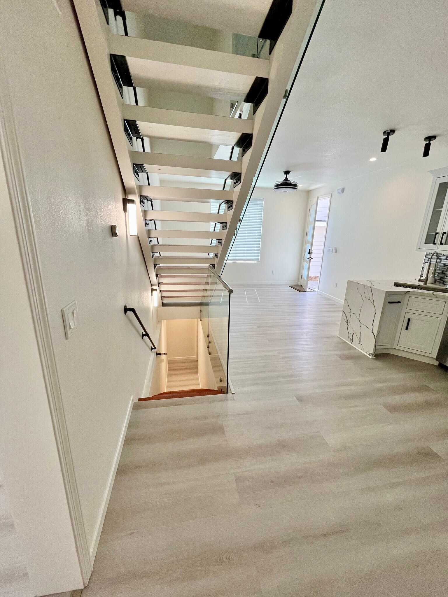 Building Photo - 625 Craig Ave