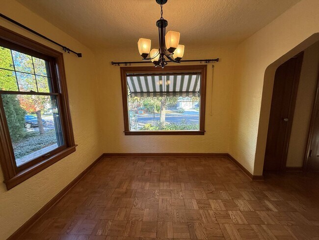 Building Photo - Now renting 3 bedroom House, visit our website at www.stillproperties.com