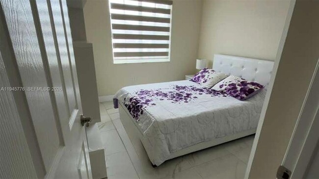 Building Photo - 1530 SW 138th Ave