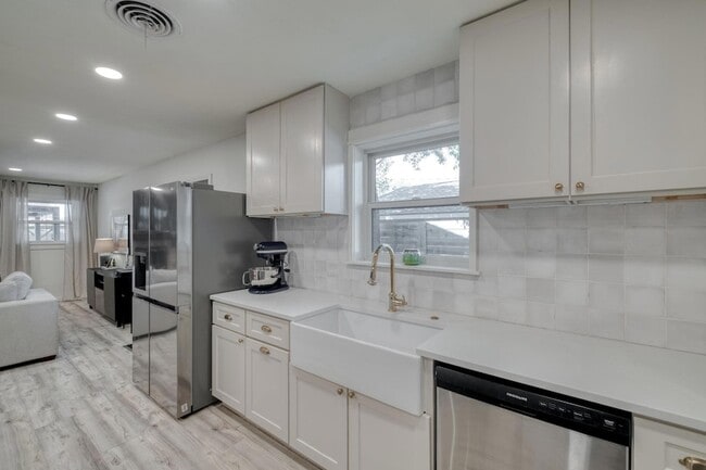 Building Photo - 2117 Gaston Pl Dr