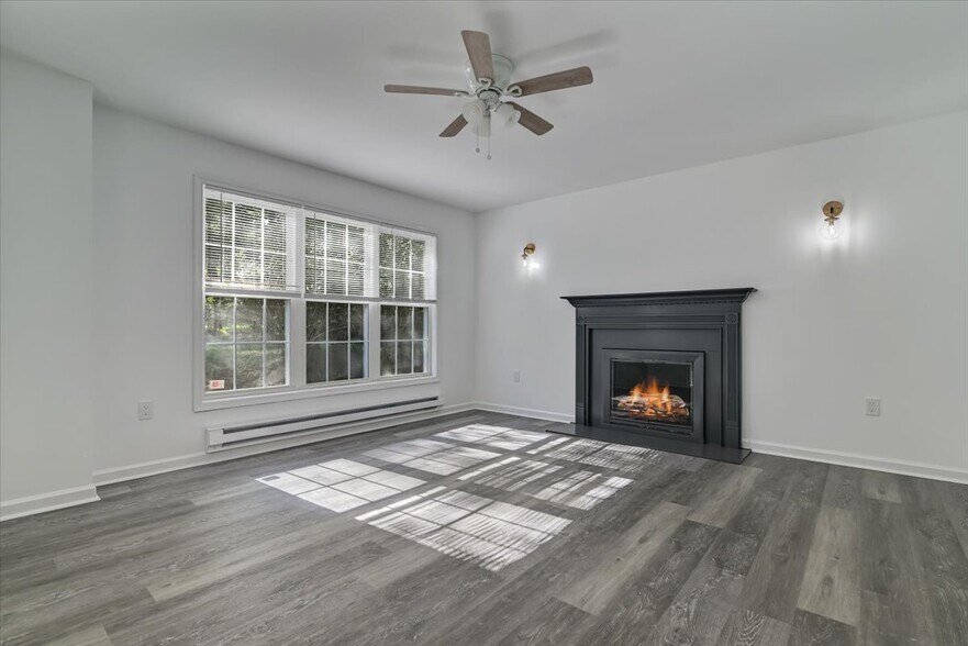 Building Photo - 198 White Pine Trl