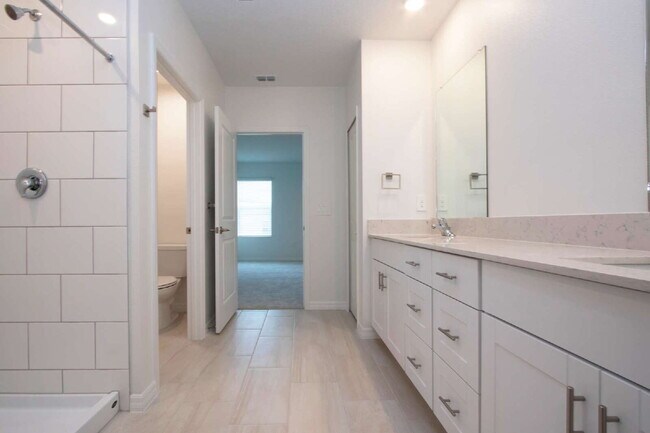 Building Photo - Lakeside Luxury in Parrish - 5 Bedroom BRAND NEW HOME