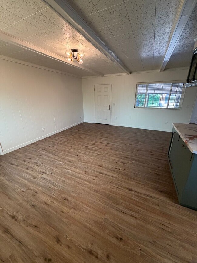 Building Photo - Remodeled home