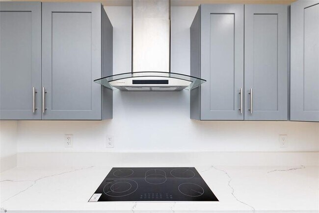 Building Photo - 5109 Banyan Ln