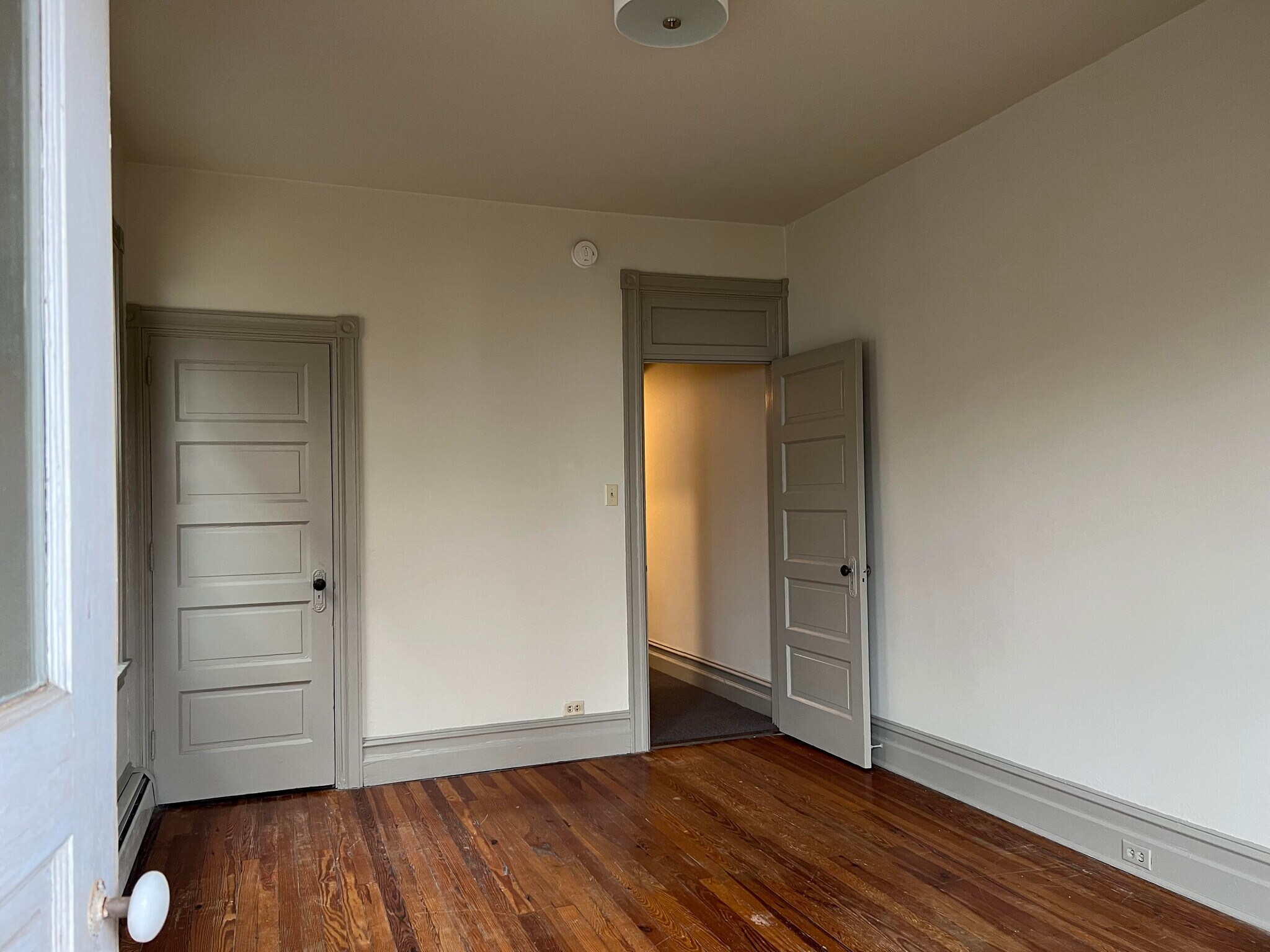 Bedroom - 25 S West End Ave