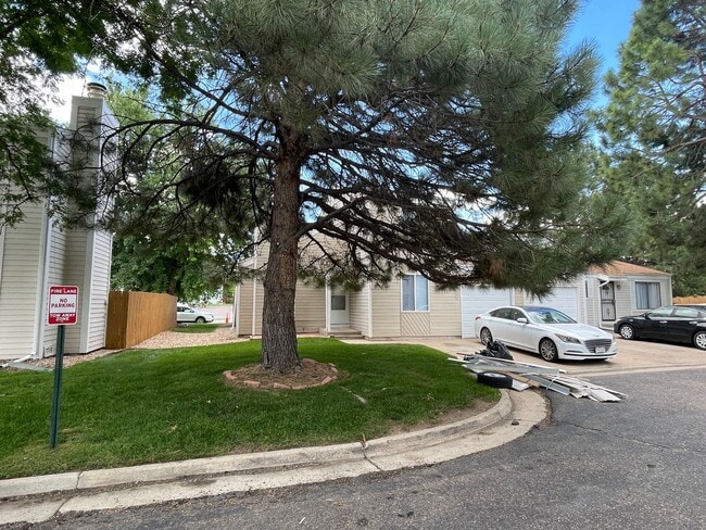Building Photo - Charming Home on a Quiet Cul-de-Sac Surrou...