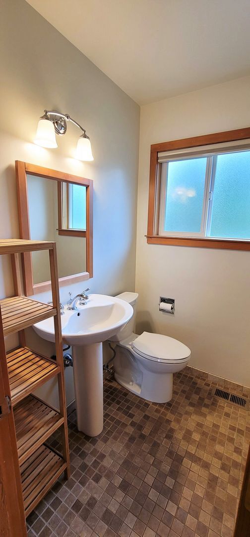 Building Photo - Gorgeous 4-bedroom home including a Two Car Garage and Spacious Backyard with a Shaded Patio