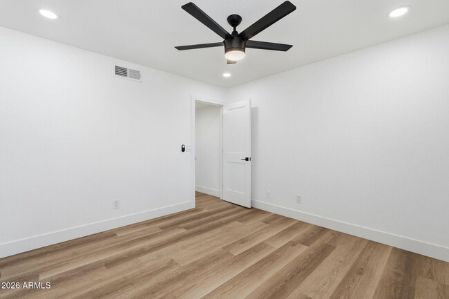 Building Photo - 2029 N Sunset Dr