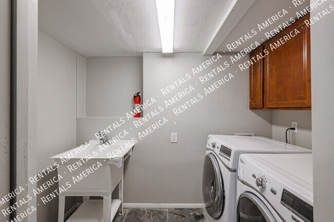 Building Photo - 8556 E Keim Dr