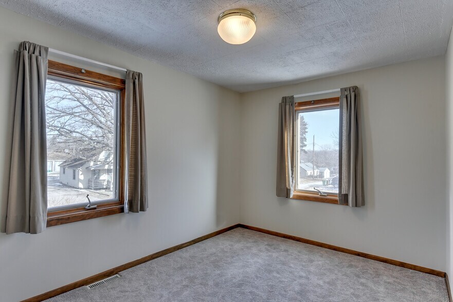 Building Photo - 2721 Josephine St