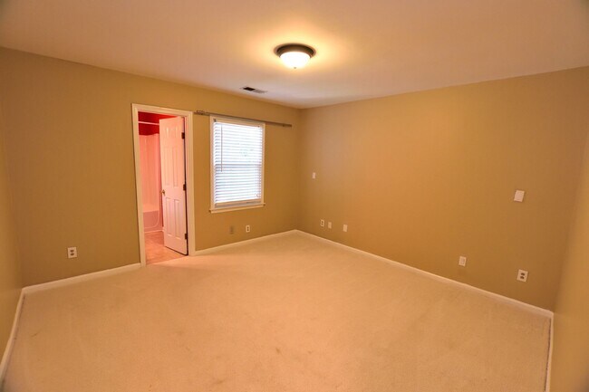 Building Photo - 253 Browning Ln