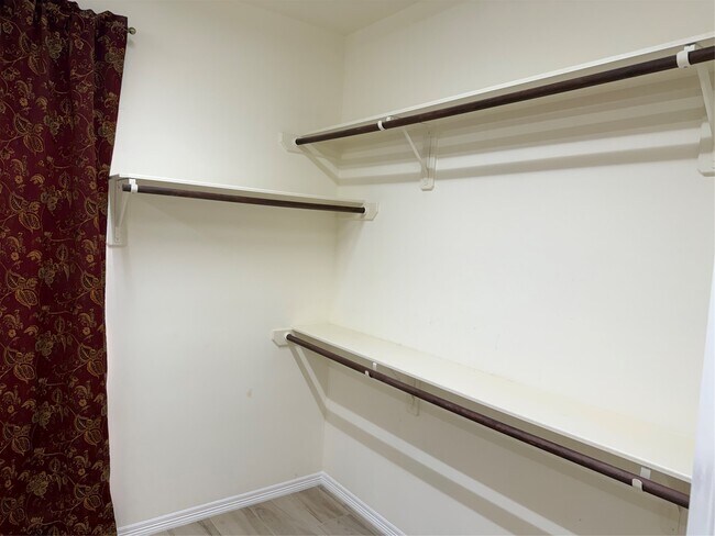 Building Photo - 16406 Lakewood Field Dr