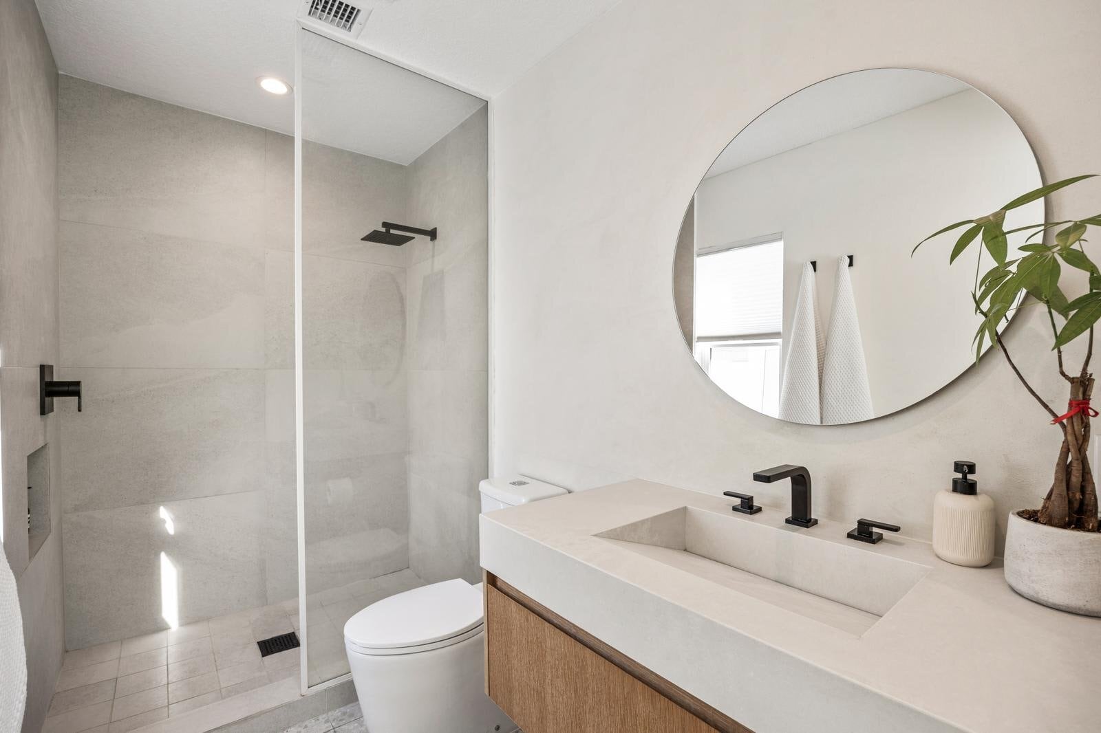 Building Photo - 73125 Guadalupe Ave