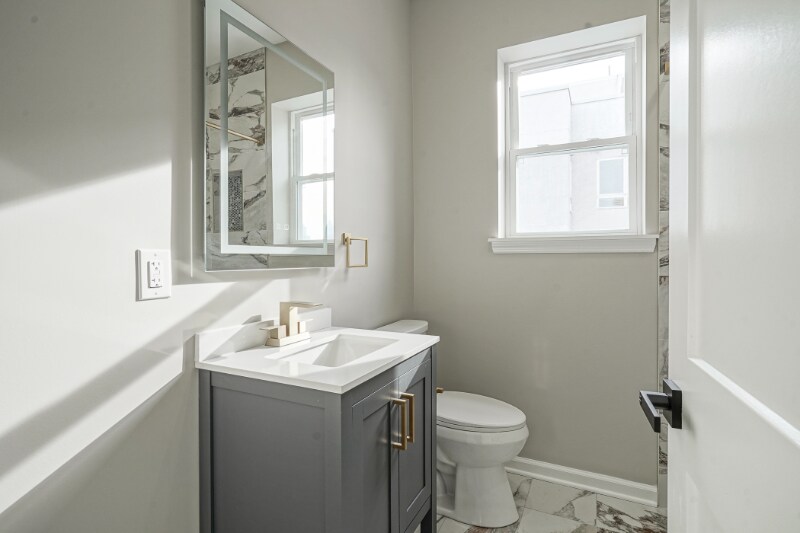 Building Photo - 952 N Marshall St