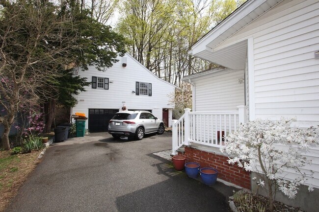 Building Photo - 24 Arlington Rd